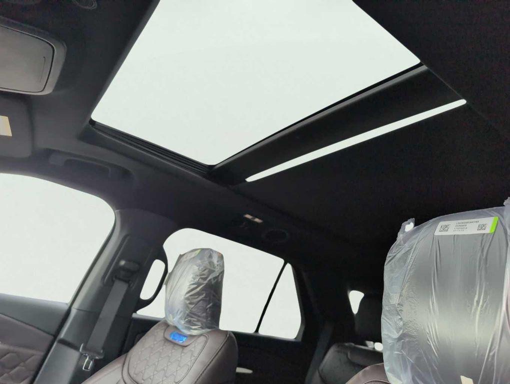 new 2025 Ford Explorer car, priced at $55,802