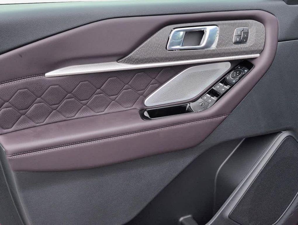 new 2025 Ford Explorer car, priced at $55,802