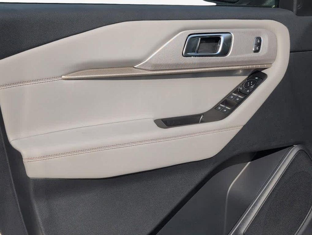 new 2025 Ford Explorer car, priced at $43,466