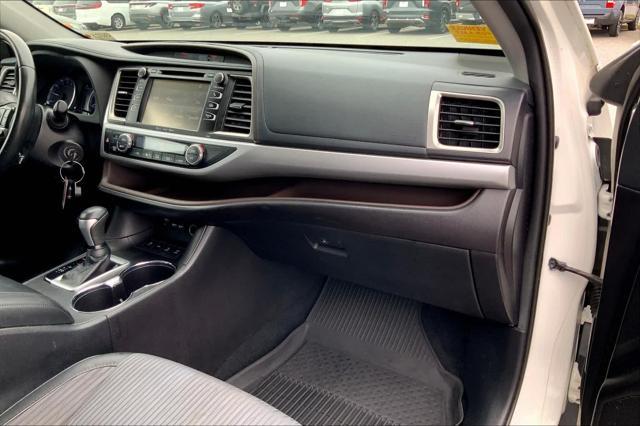 used 2019 Toyota Highlander car, priced at $26,325