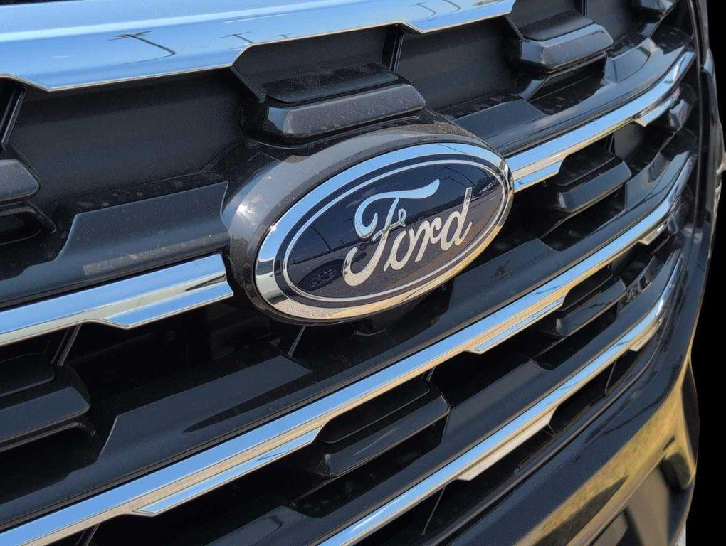 new 2025 Ford Explorer car, priced at $42,595