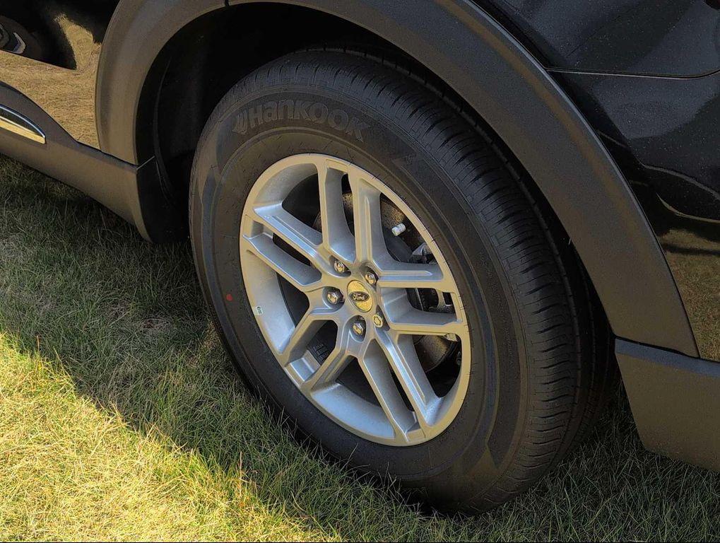 new 2025 Ford Explorer car, priced at $42,595