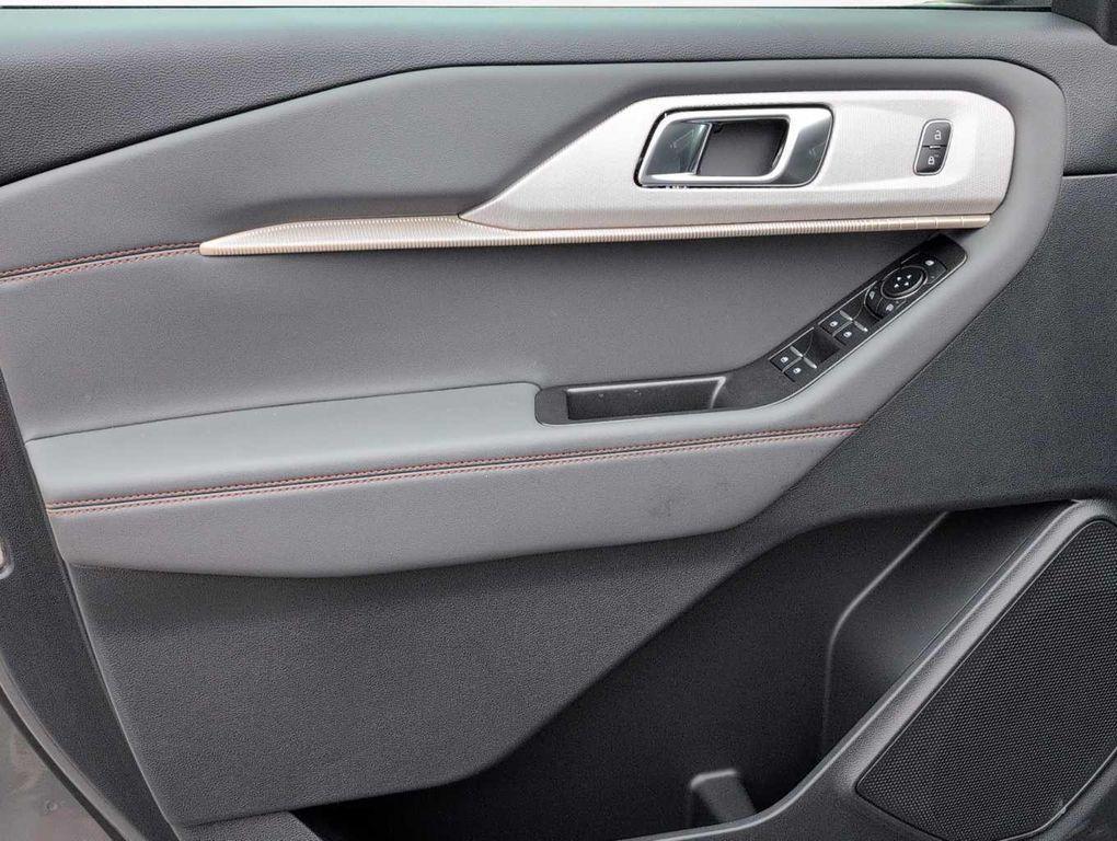 new 2025 Ford Explorer car, priced at $44,061