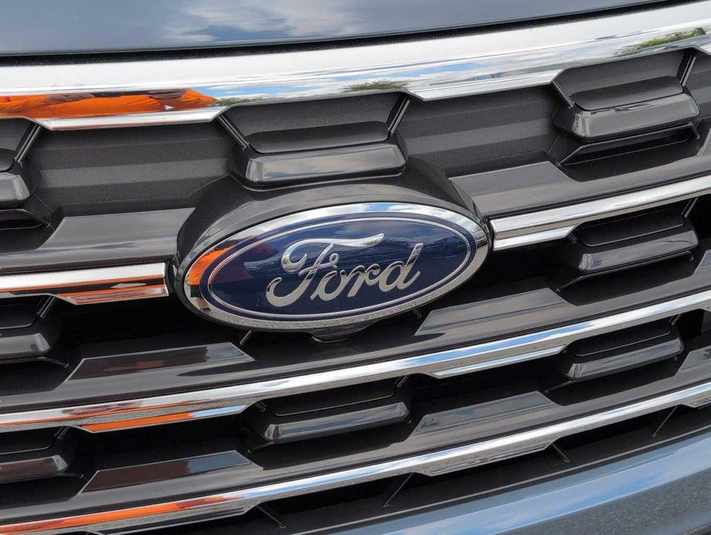 new 2025 Ford Explorer car, priced at $44,061
