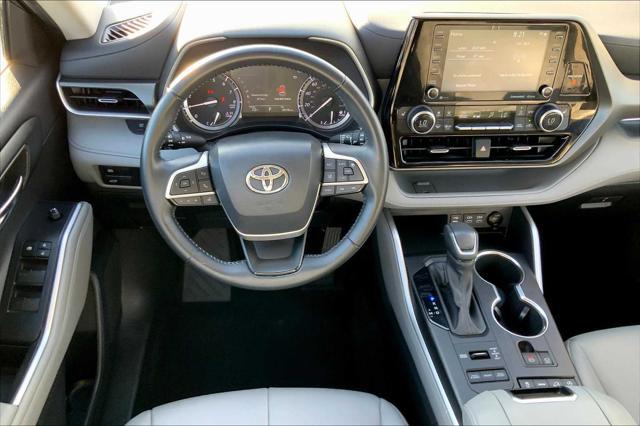 used 2022 Toyota Highlander car, priced at $34,486