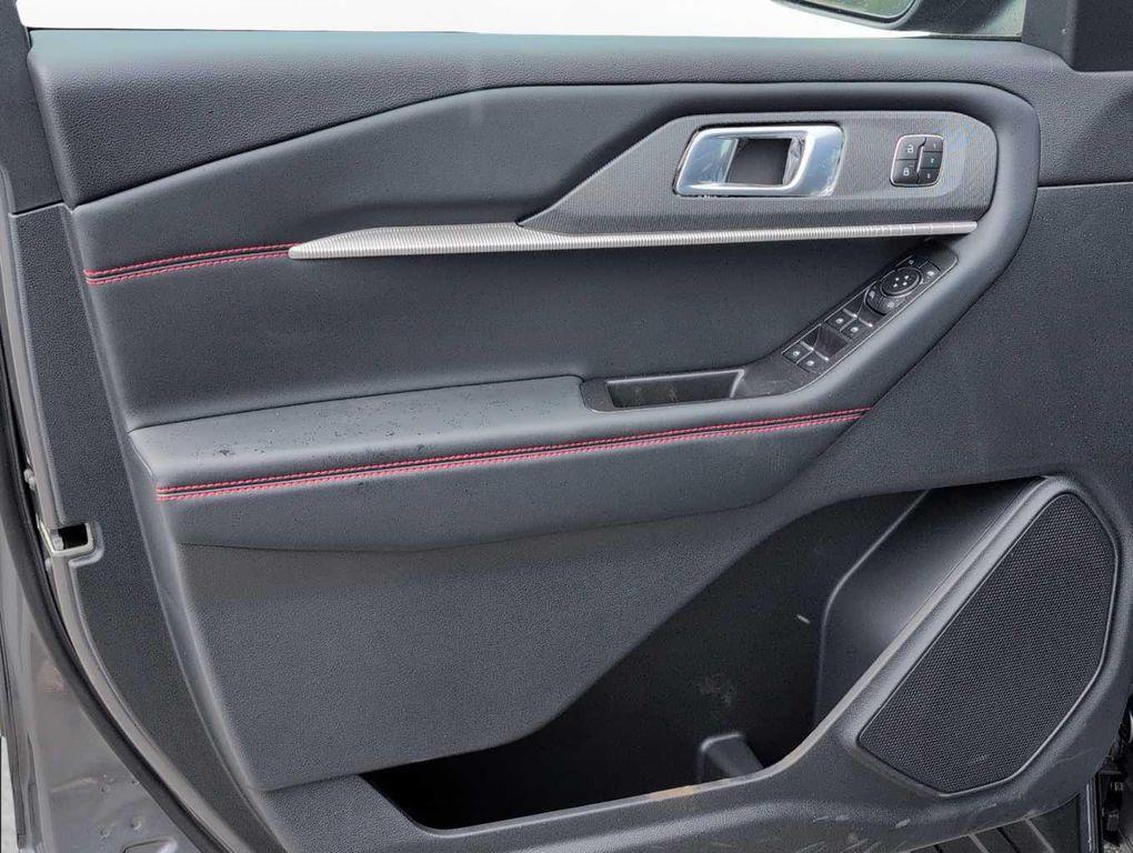 new 2025 Ford Explorer car, priced at $48,297