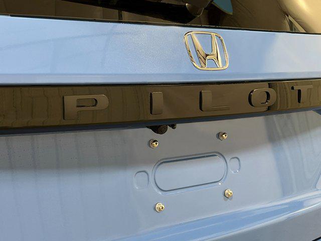 new 2025 Honda Pilot car, priced at $48,250