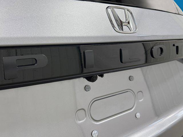 new 2025 Honda Pilot car, priced at $51,178