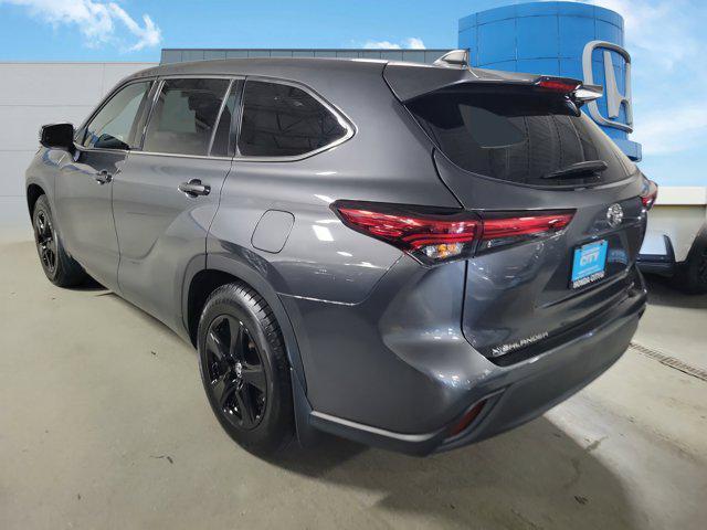 used 2022 Toyota Highlander car, priced at $30,987