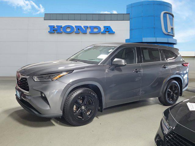 used 2022 Toyota Highlander car, priced at $30,987