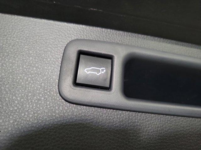 used 2022 Toyota Highlander car, priced at $30,987