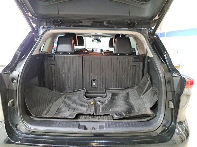 used 2021 Toyota Highlander car, priced at $35,997