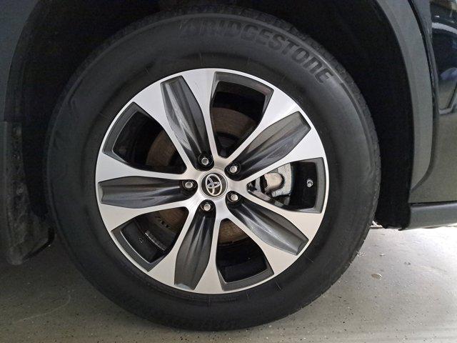 used 2021 Toyota Highlander car, priced at $35,997