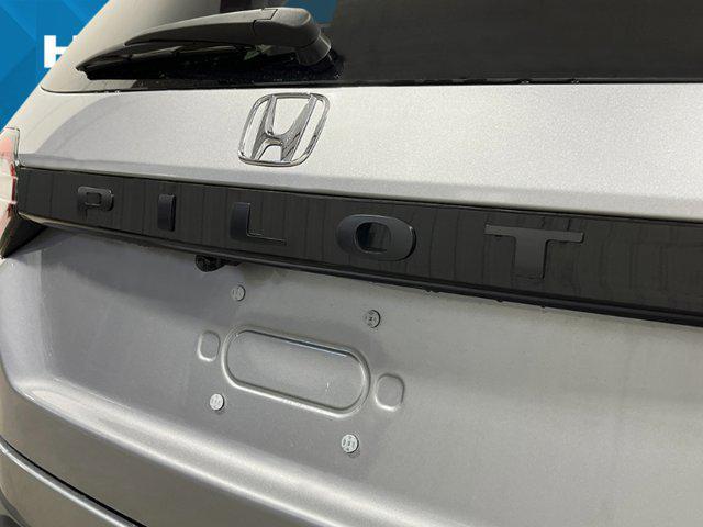 new 2025 Honda Pilot car, priced at $47,833