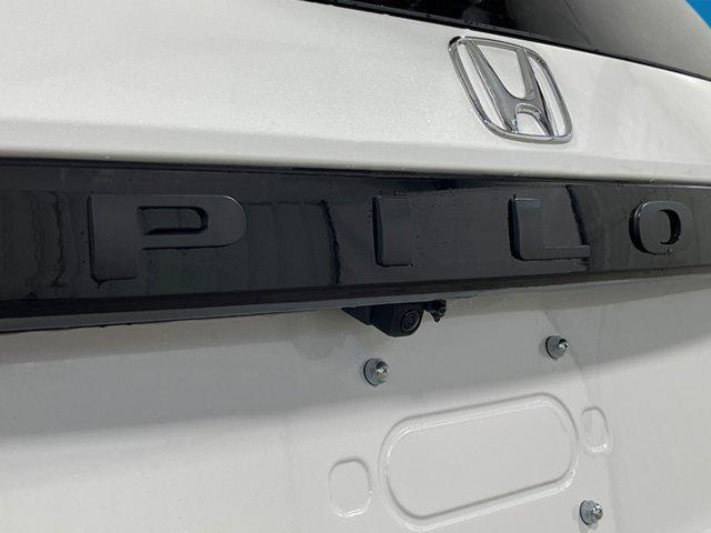new 2025 Honda Pilot car, priced at $44,651