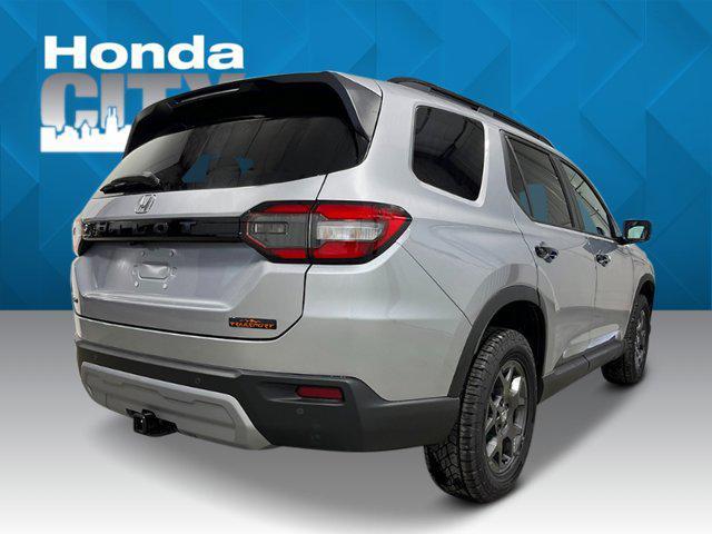 new 2025 Honda Pilot car, priced at $45,243