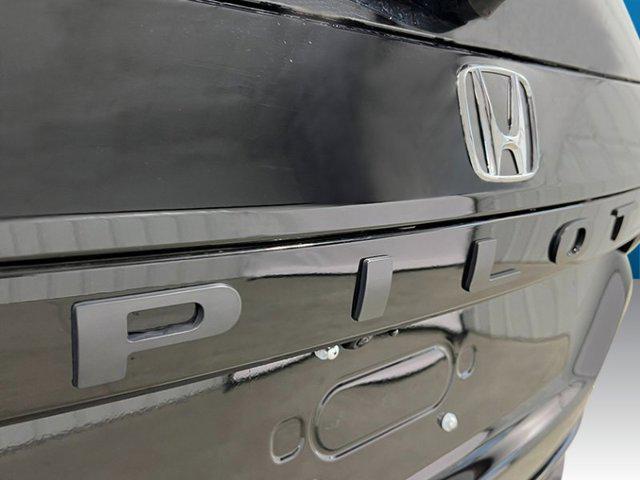 new 2025 Honda Pilot car, priced at $47,976