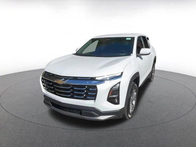 used 2025 Chevrolet Equinox car, priced at $26,062