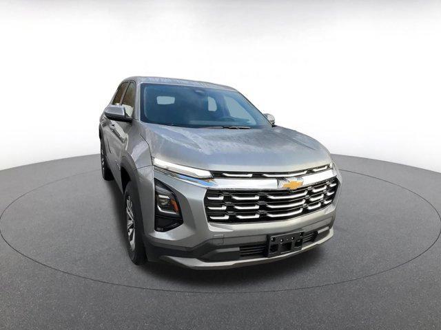 used 2025 Chevrolet Equinox car, priced at $24,236