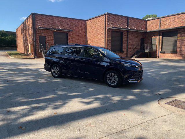 used 2023 Toyota Sienna car, priced at $44,493