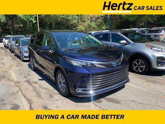 used 2023 Toyota Sienna car, priced at $44,493