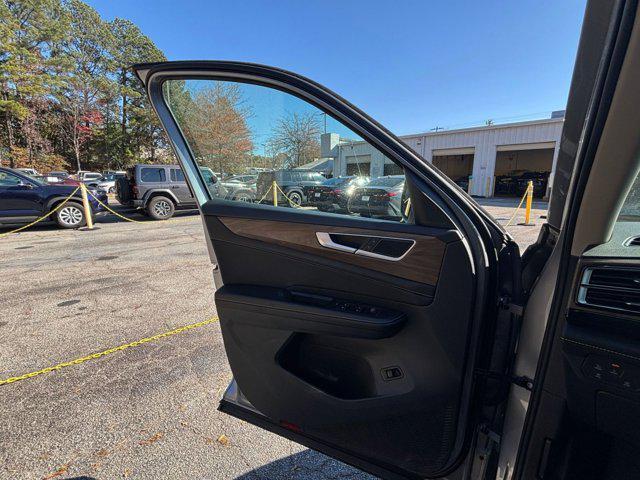 used 2025 Volkswagen Atlas car, priced at $35,300