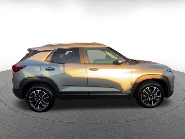 used 2025 Chevrolet TrailBlazer car, priced at $21,400