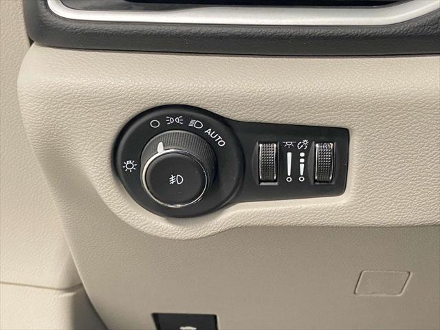 used 2023 Chrysler Pacifica car, priced at $23,548
