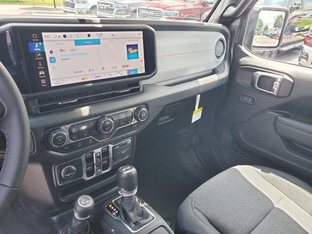 new 2025 Jeep Wrangler car, priced at $46,986