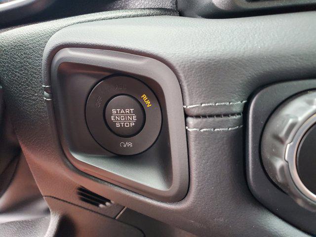 new 2025 Jeep Gladiator car, priced at $48,417