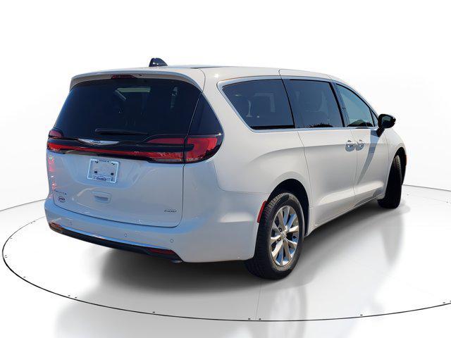 new 2025 Chrysler Pacifica car, priced at $44,473
