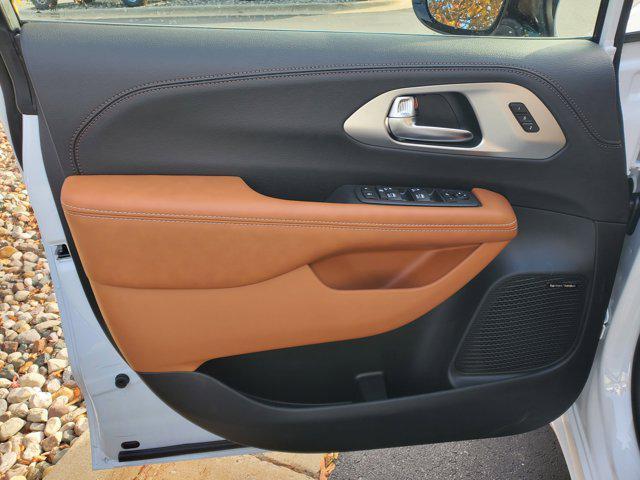 new 2026 Chrysler Pacifica car, priced at $61,625