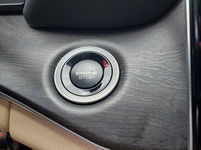 new 2025 Jeep Grand Cherokee car, priced at $47,351