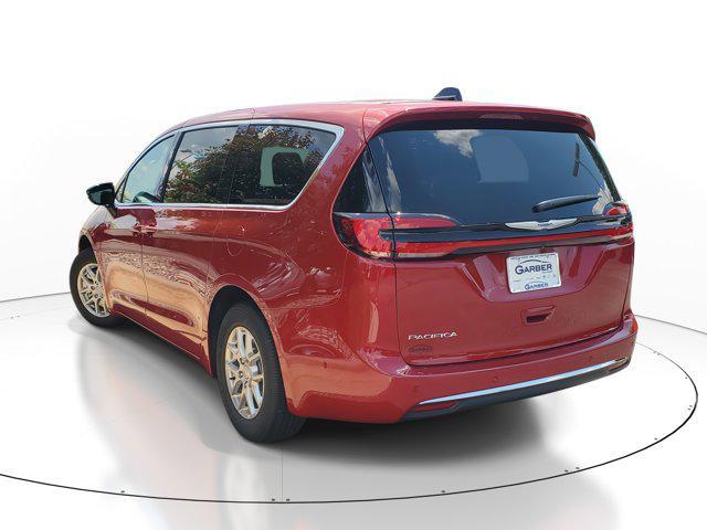 new 2025 Chrysler Pacifica car, priced at $38,916