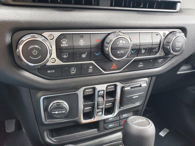new 2025 Jeep Gladiator car, priced at $46,768