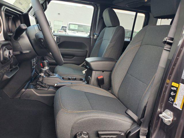 new 2025 Jeep Wrangler car, priced at $45,304