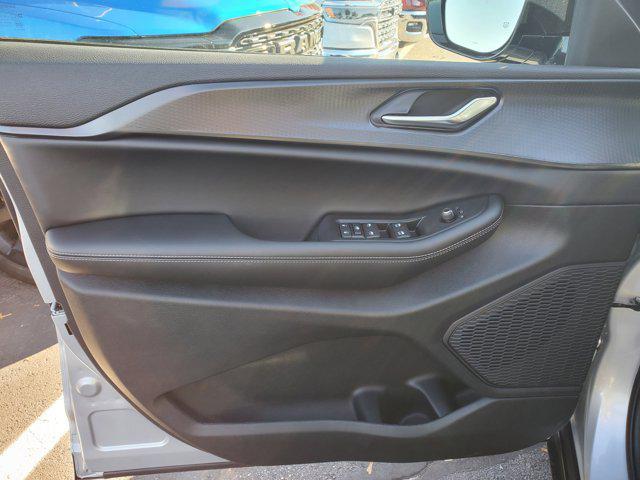 new 2025 Jeep Grand Cherokee car, priced at $35,196