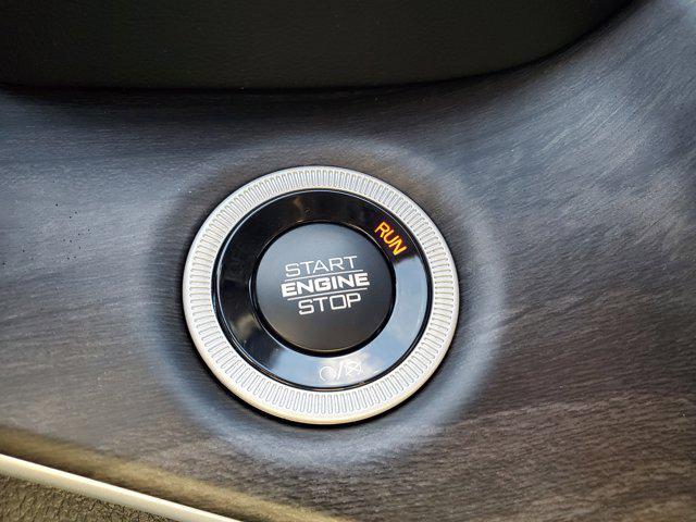 new 2025 Jeep Grand Cherokee car, priced at $38,648