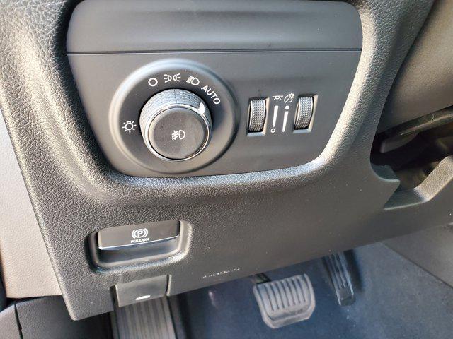 new 2025 Jeep Grand Cherokee car, priced at $38,648