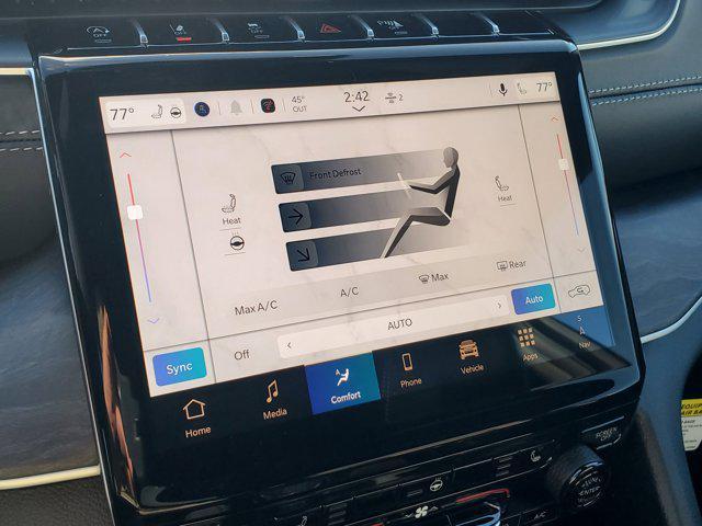 new 2025 Jeep Grand Cherokee car, priced at $38,648