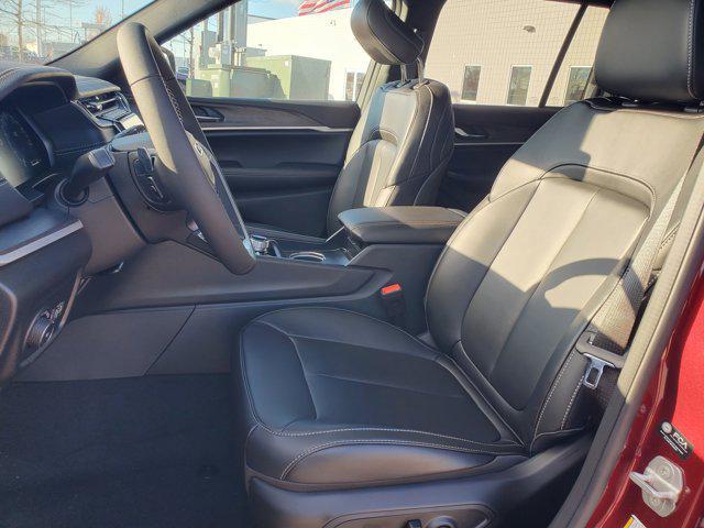 new 2025 Jeep Grand Cherokee car, priced at $38,648