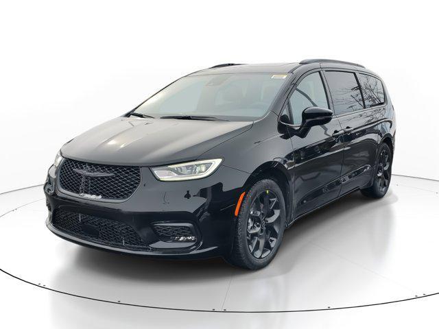 new 2025 Chrysler Pacifica car, priced at $46,378