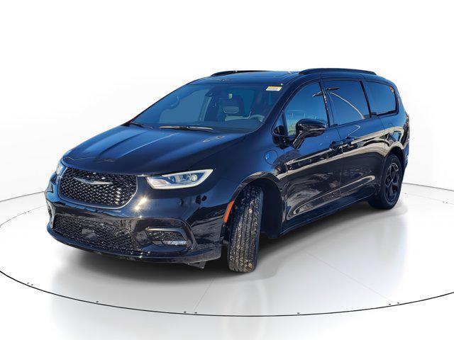 new 2025 Chrysler Pacifica Hybrid car, priced at $41,144