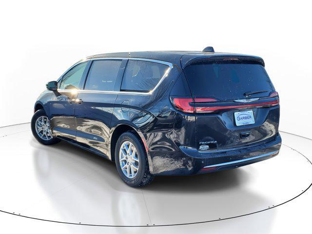 new 2025 Chrysler Pacifica car, priced at $47,954