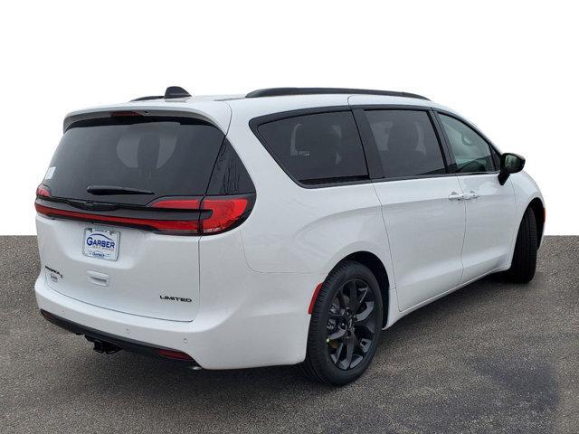 new 2024 Chrysler Pacifica car, priced at $50,058