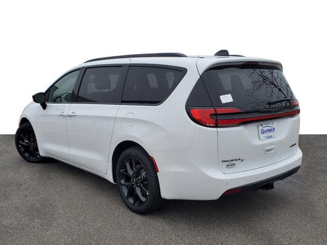 new 2024 Chrysler Pacifica car, priced at $50,058