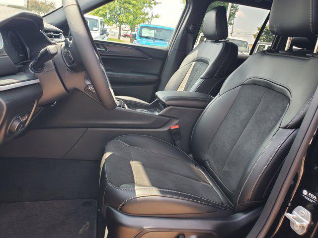 new 2025 Jeep Grand Cherokee car, priced at $44,850