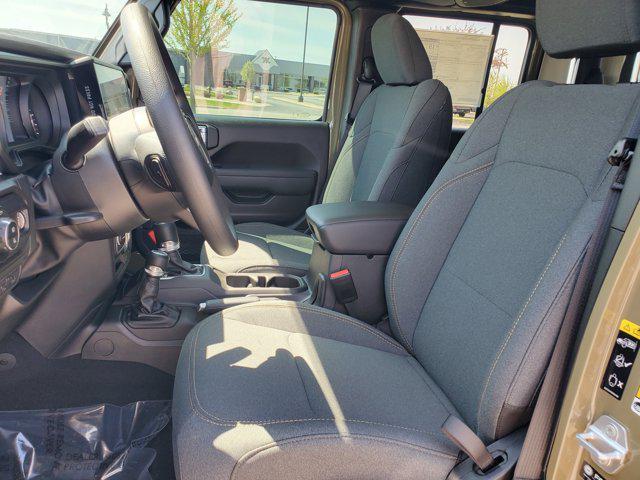 new 2025 Jeep Gladiator car, priced at $45,175