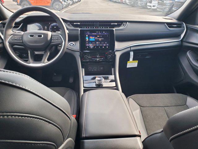 new 2025 Jeep Grand Cherokee car, priced at $40,547