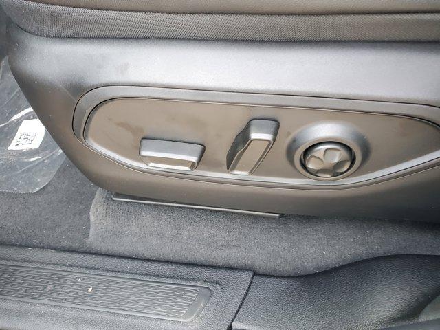 new 2025 Jeep Grand Cherokee car, priced at $40,547